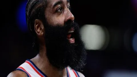 热血沸腾！超30万巴塞罗那拥趸竞相抢购欧冠1／4决赛次回合门票观战盛战