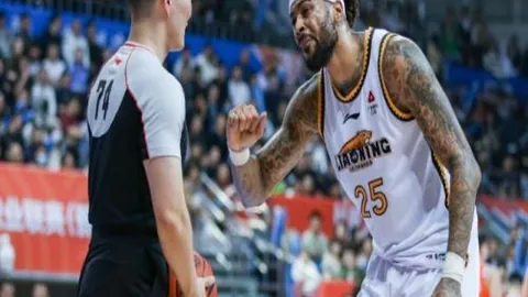 曼城全力应战，维尼修斯展现个人风采